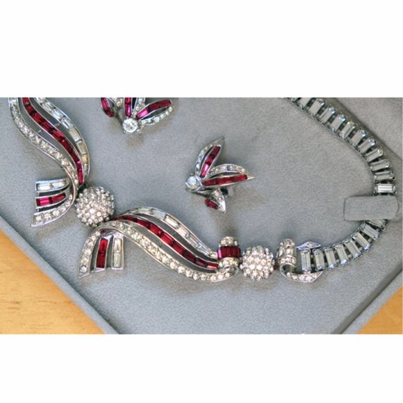 BOUCHER diamante and red rhinestone necklace and earrings - Picture 3 of 8